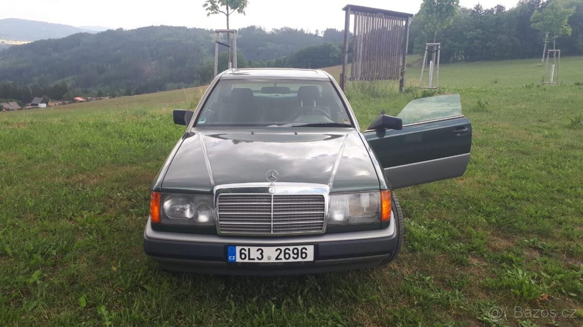 Mercedes-Benz W124 300 CE