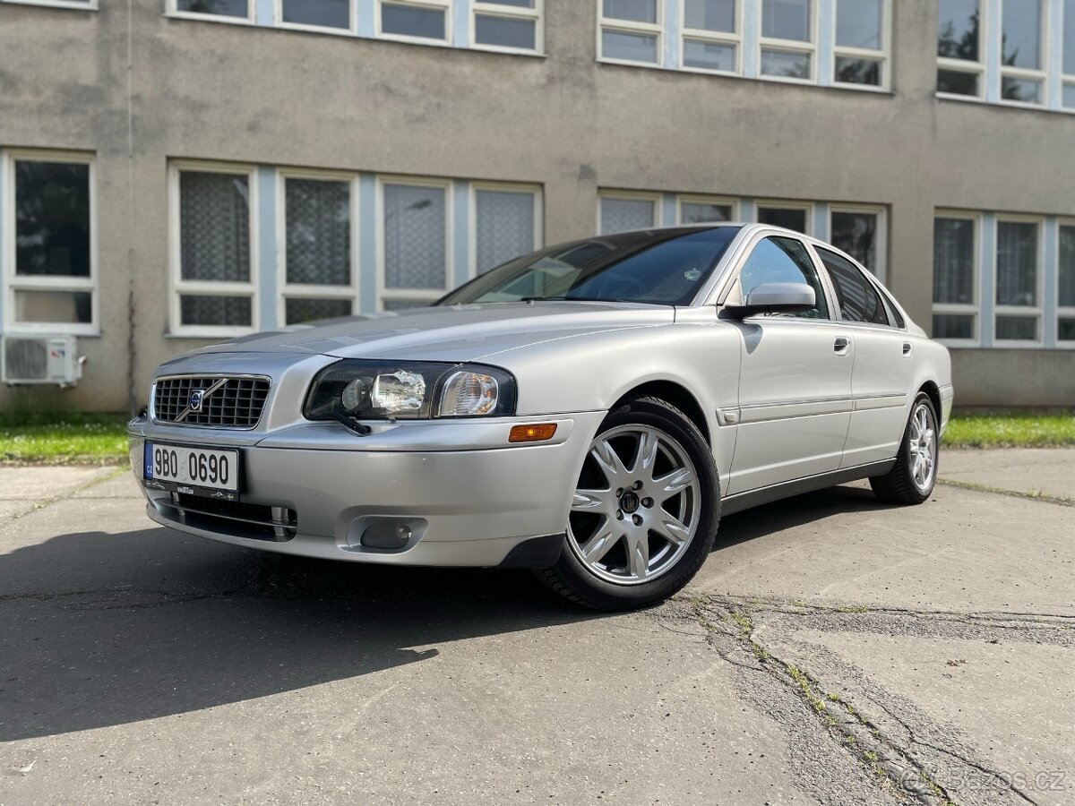 Prodám Volvo S80 2.4 D5 120 kw - na opravu/náhradní díly