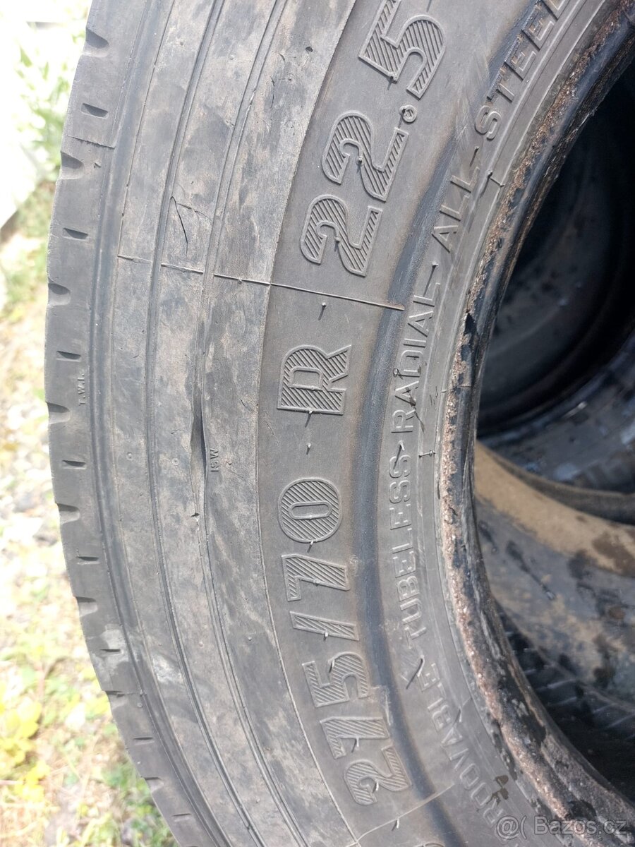 Prodám 275/70R22.5 Pirelli