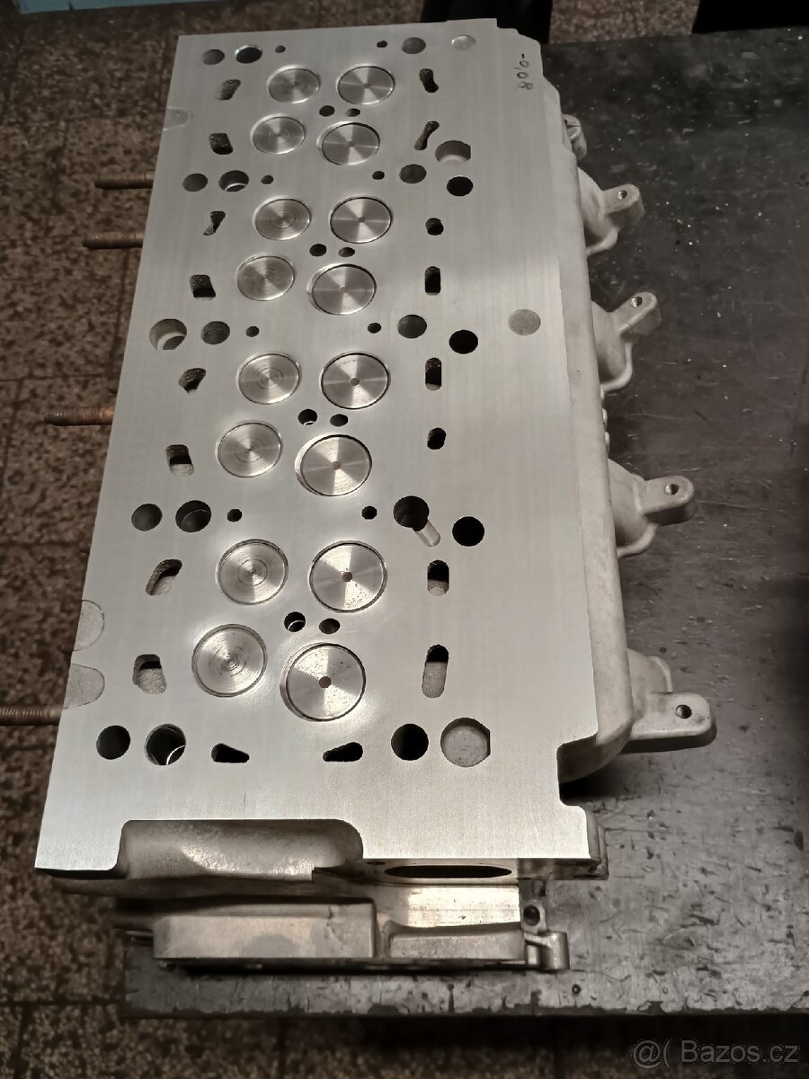 VW 1,6TDI hlava motoru.