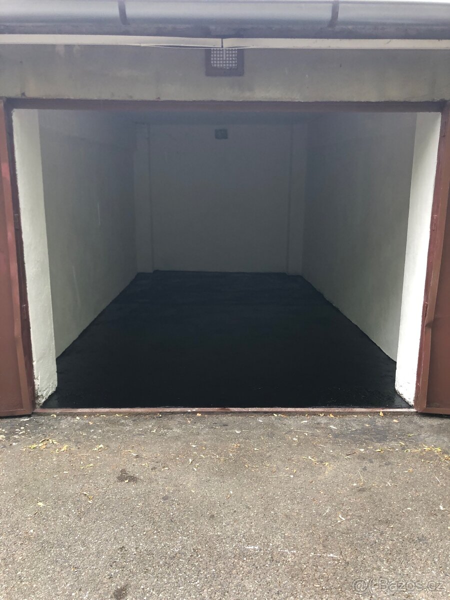 Prodám GARÁŽ 18 m² v Praze 10 ul. U Přejezdu DOLNÍ MĚCHOLUPY