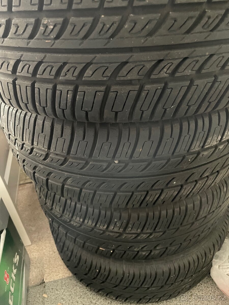 Prodám 4x zimní pneu 195/60/14 vc.disku