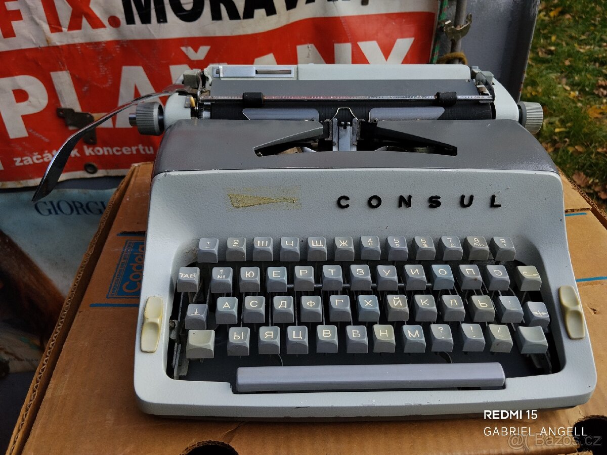 Psací stroj CONSUL 221.1
