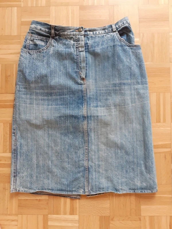 Dámská riflová sukně 40