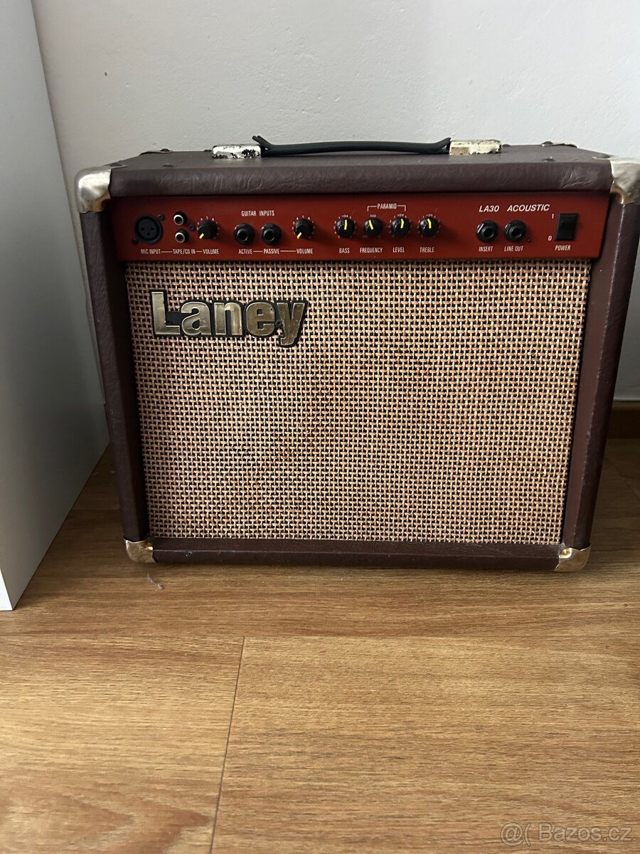 Laney akusticke kombo