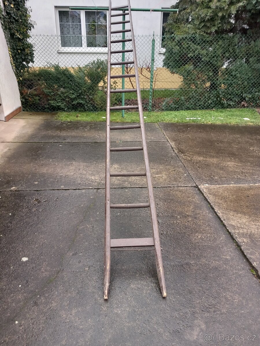 Dřevěný žebřík