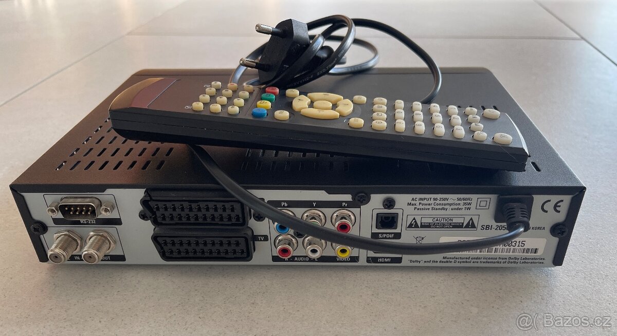 Satelitní přijimač