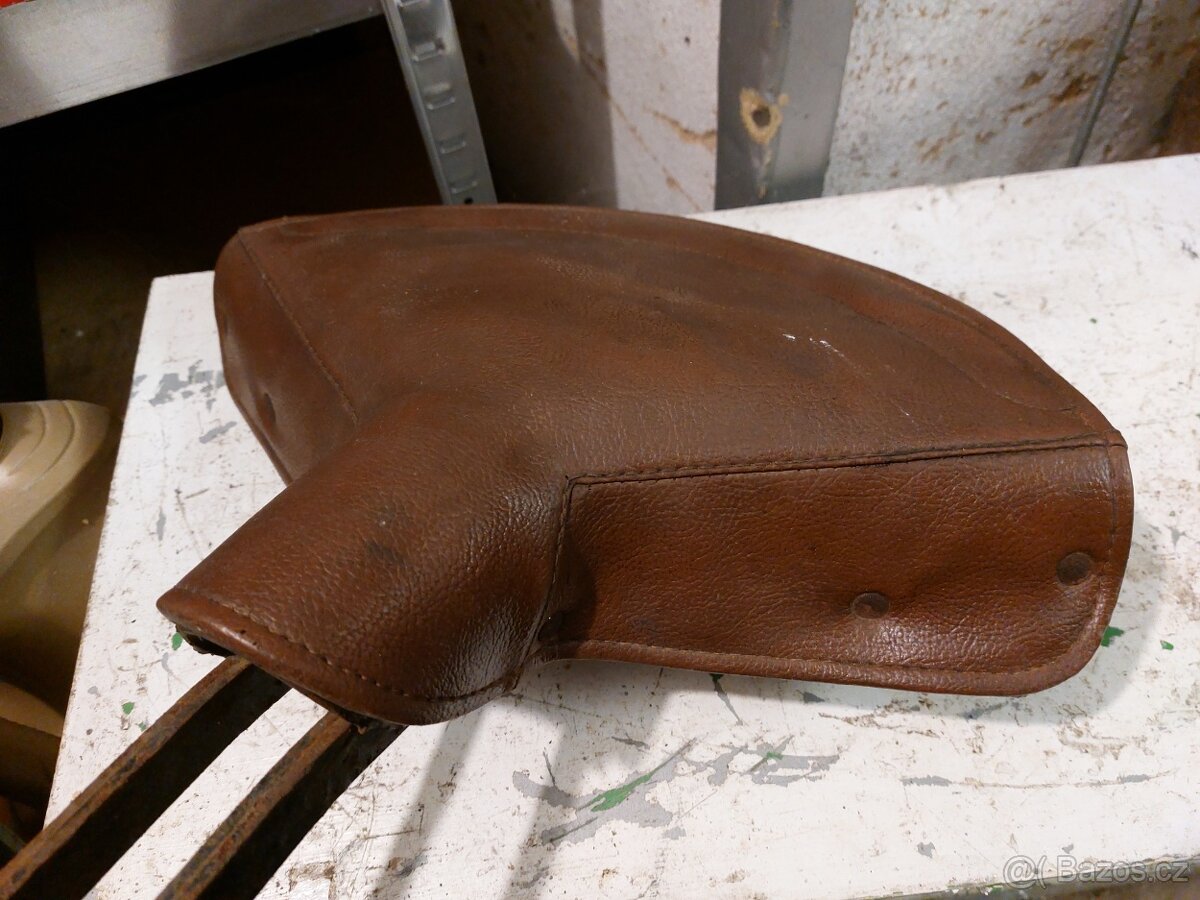 Sedlo TOURIST, PRAGA, ARIEL APOD