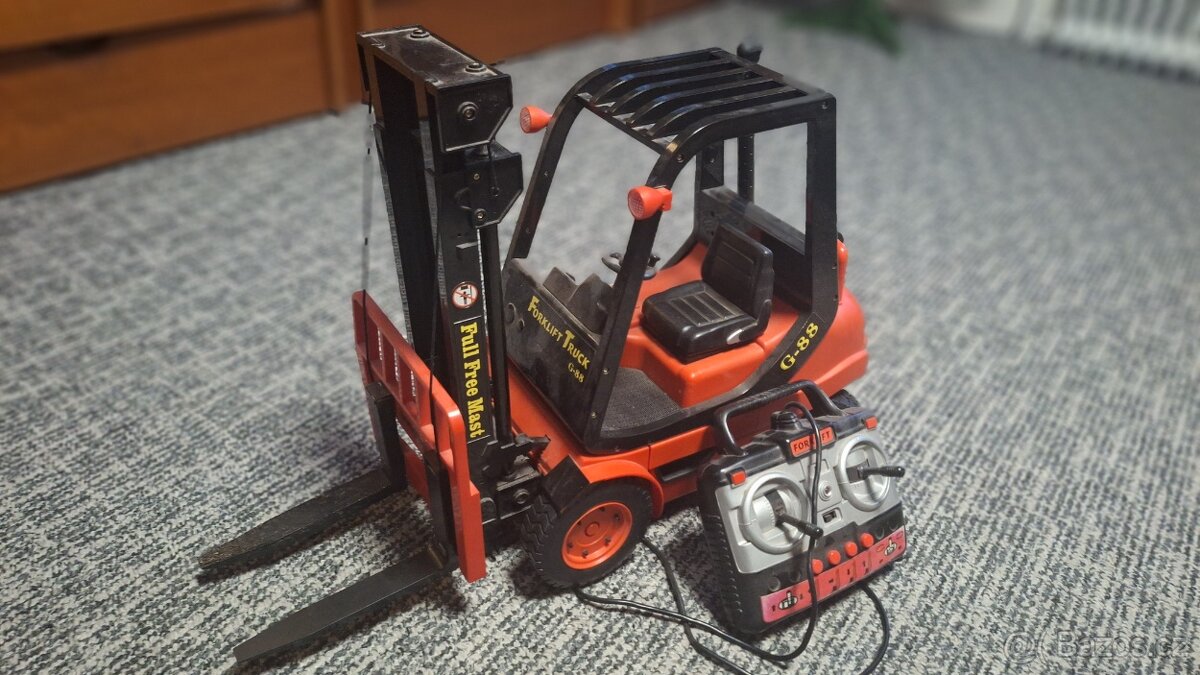 Retrohračky - vysokozdvižný vozík