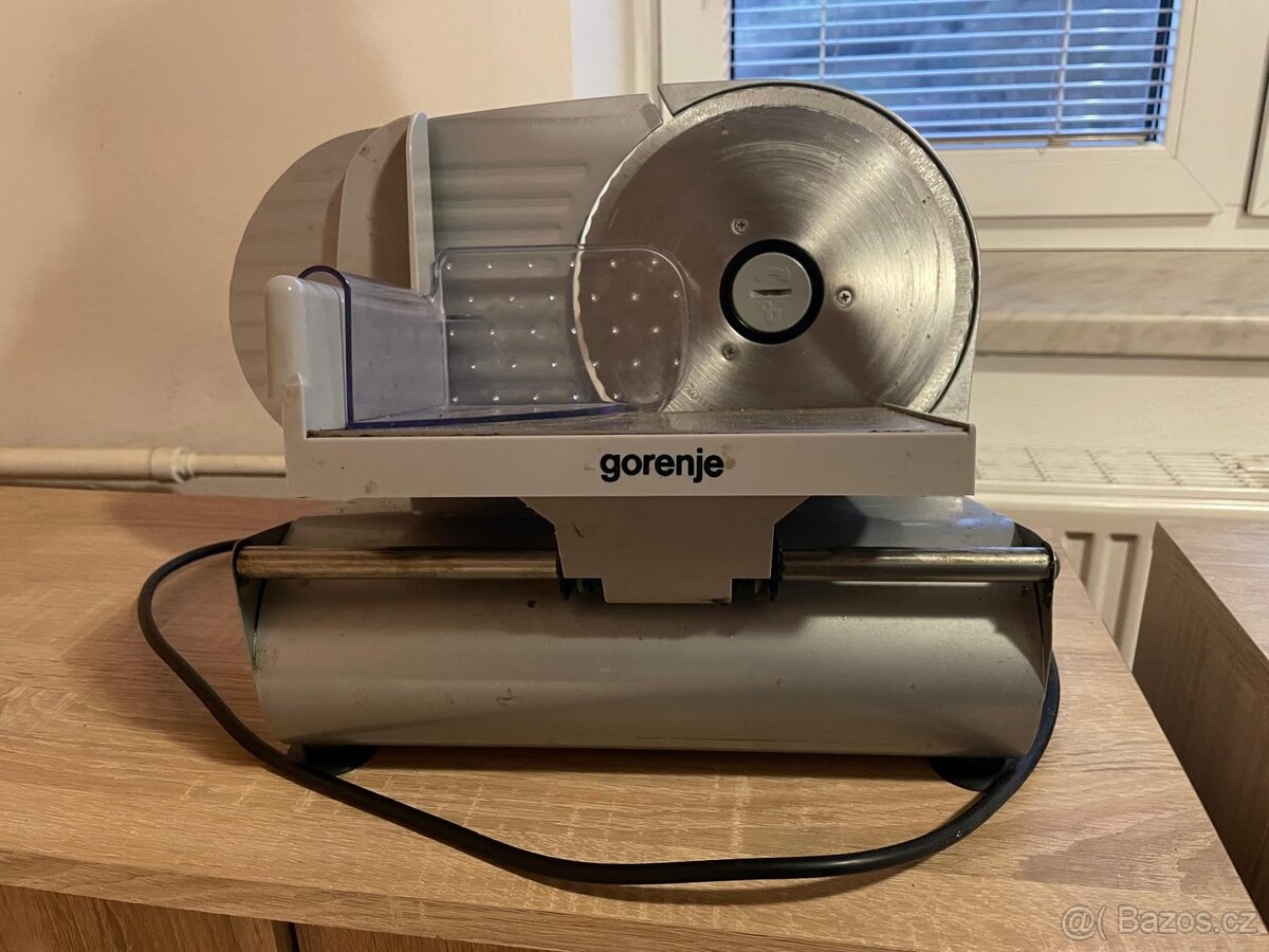 Elektrický kráječ Gorenje – plně funkční