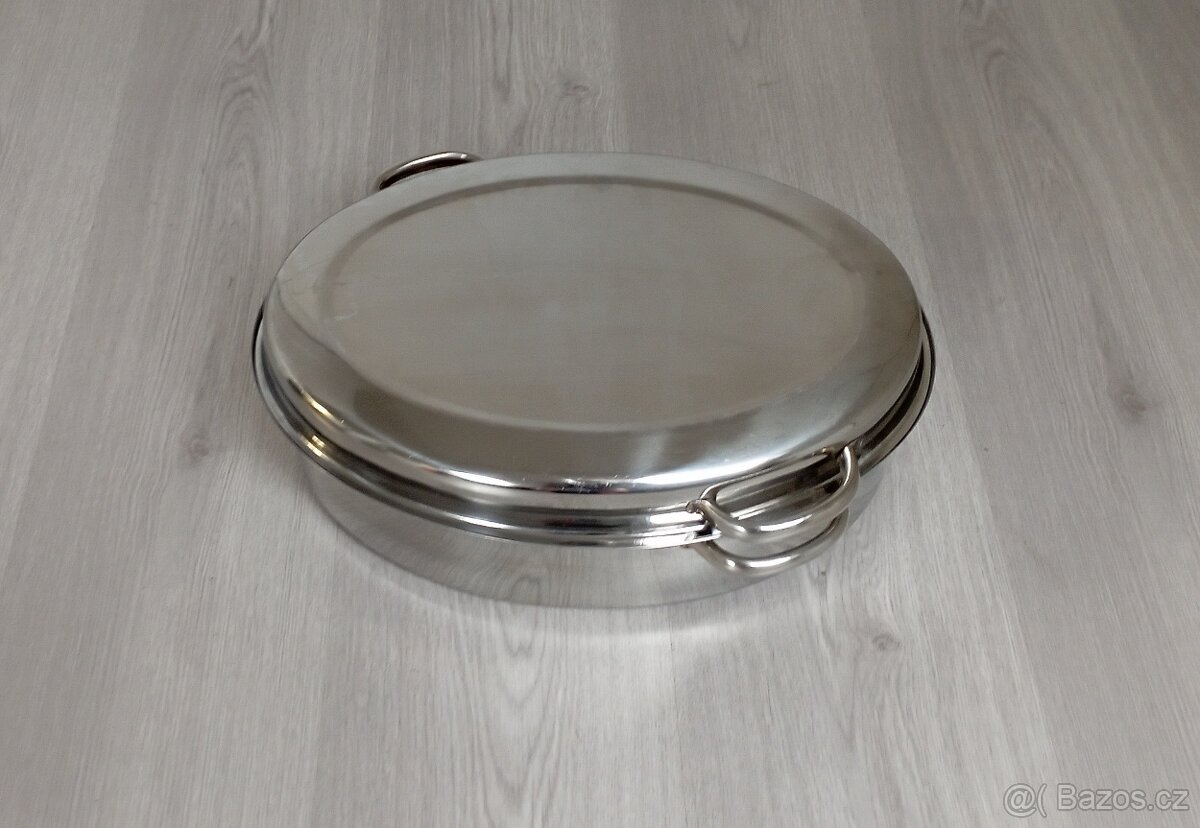 Nerezový pekáč s poklicí