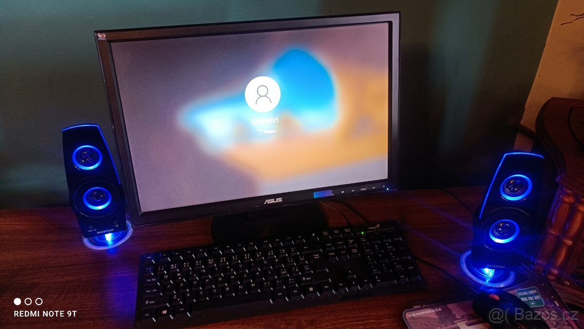 Počítač DeLL monitor ASUS