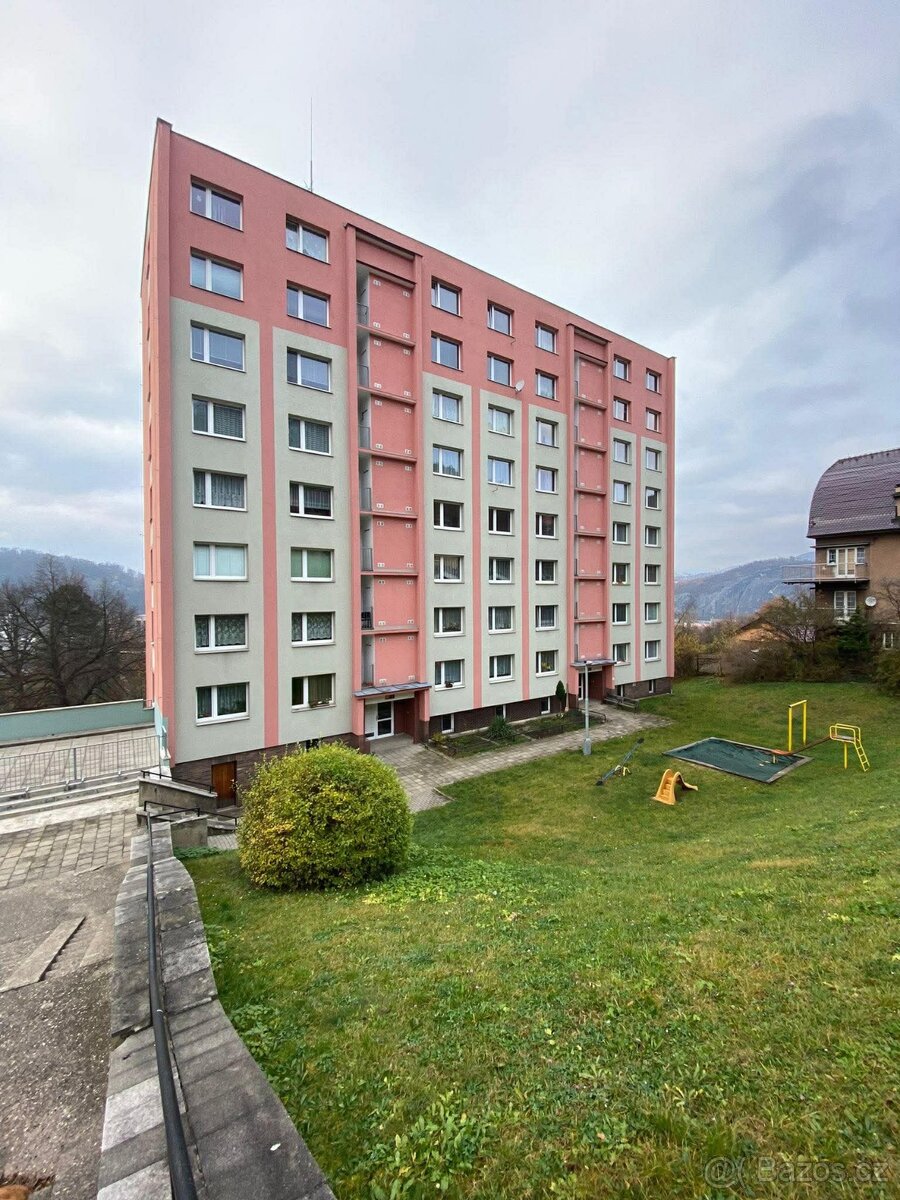 Pronájem bytu Střekov 2+1