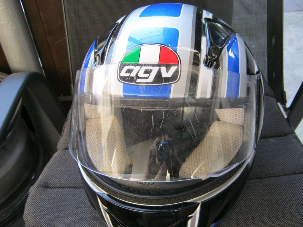 helma,přilba AGV