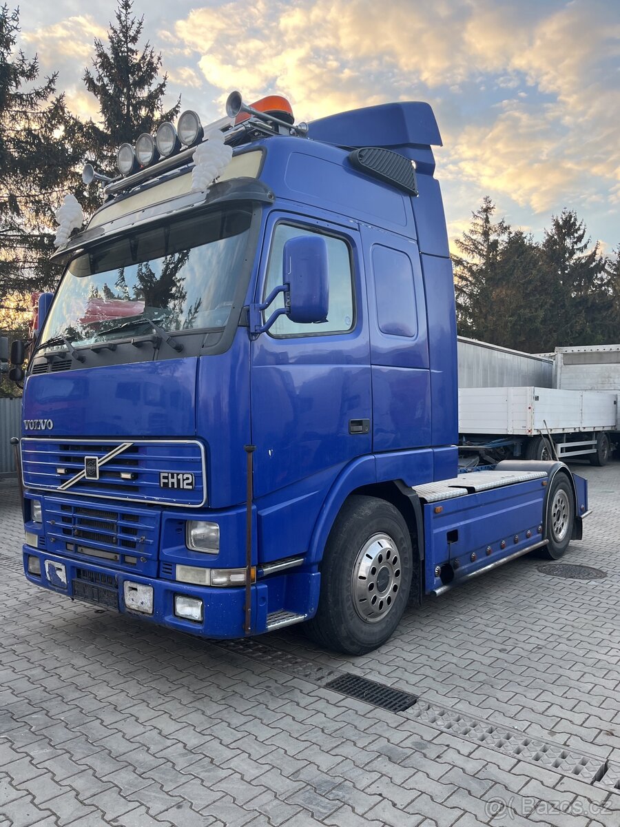 VOLVO FH 12 420 (1)