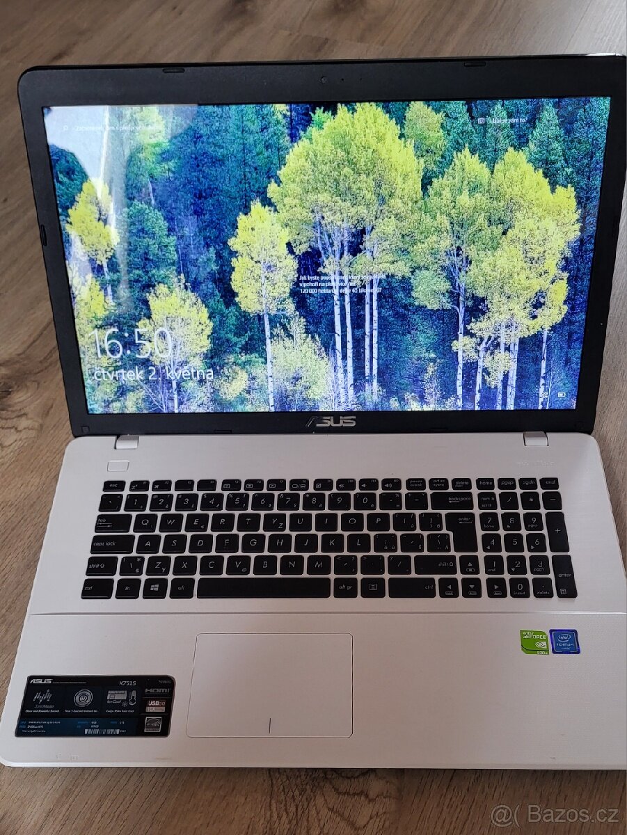 Notebook Asus X751S - 17" - Bílý