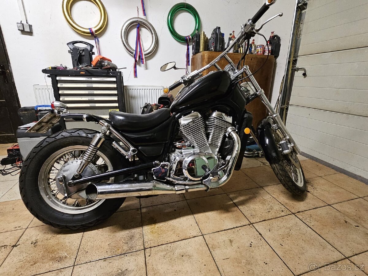 Suzuki Intruder VS 800