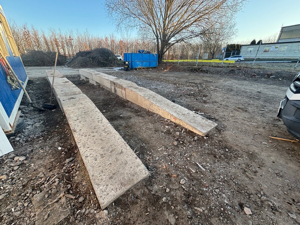 najezdova rampa na auto betonová