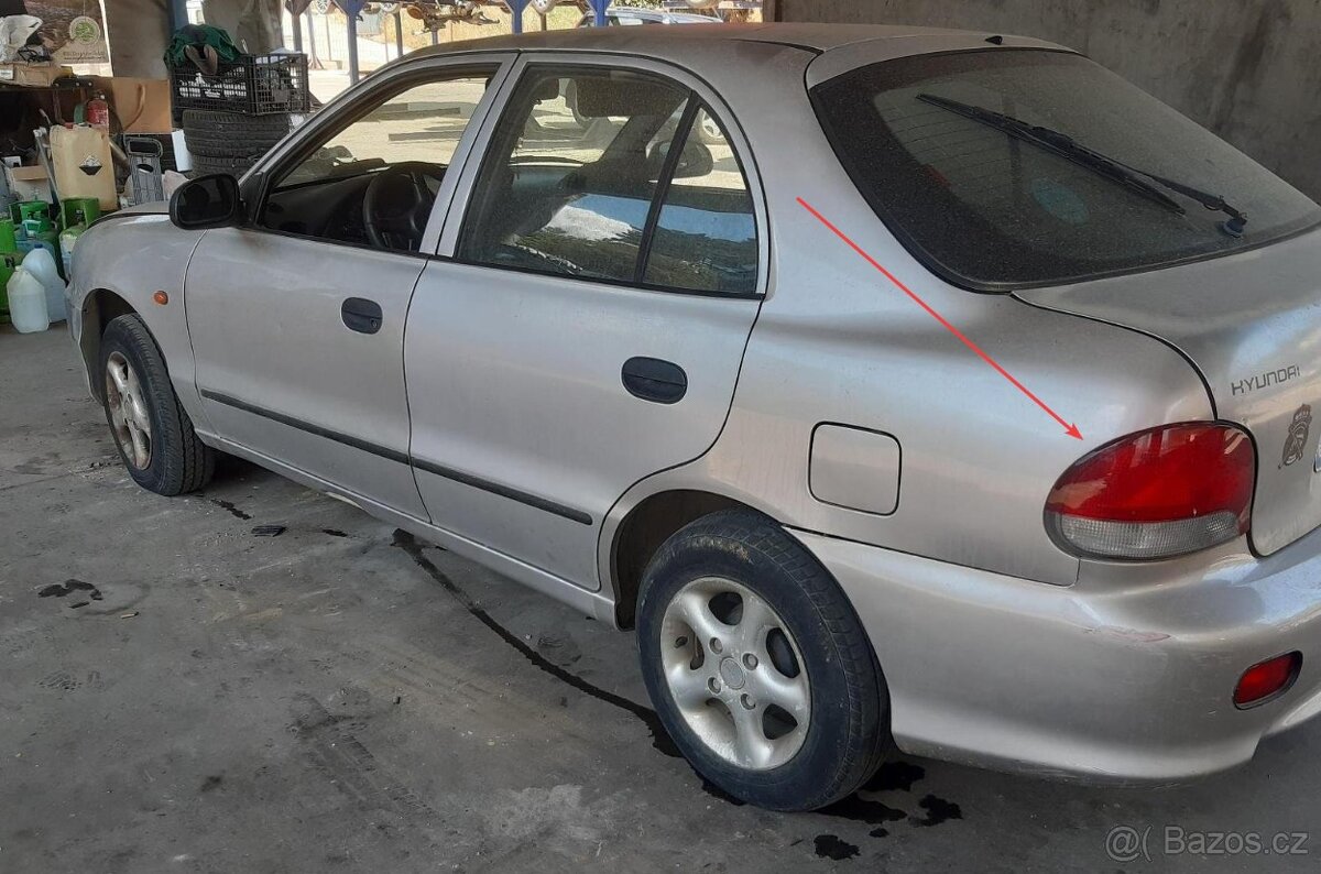 Hyundai Accent X3 1998 - KOUPIM zadní světlo