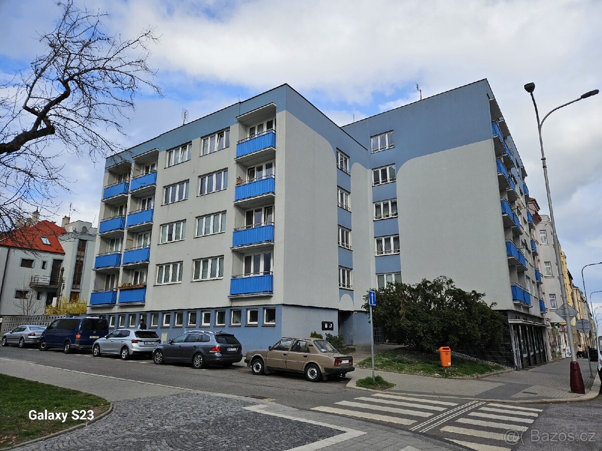 Byt 2+1 56 m2 Náměstí Republiky os.vlastnicví