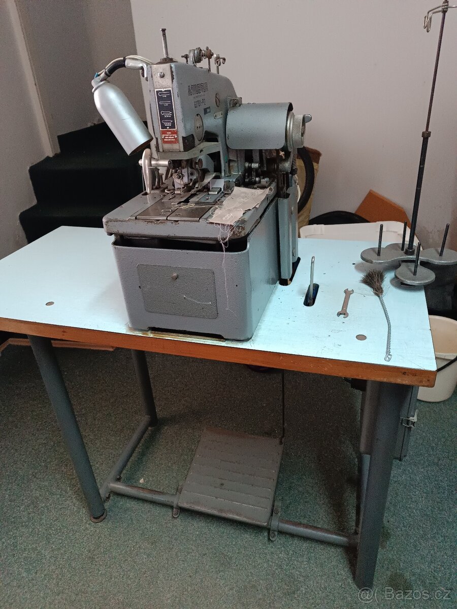 Prodám konfekční dírkovací stroj MINERVA, typ 62761-P2