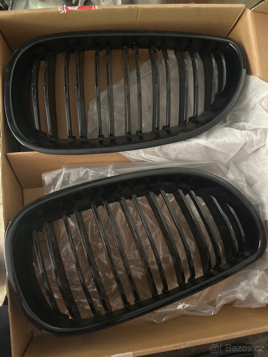 Cerne mrizky chladice BMW e60