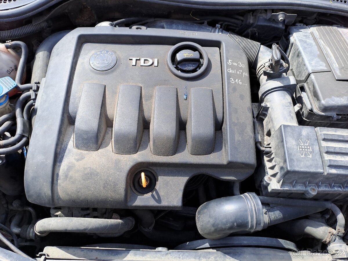 Spodek motoru 1.9 tdi PD 77KW KOD BJB BKC BXE 5KVALT PŘEVODO