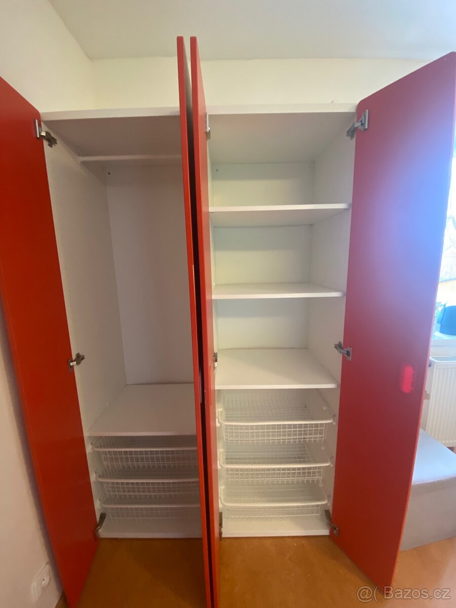 Dětské šatní skříně z kolekce IKEA SMÄSTAD/PLATSA