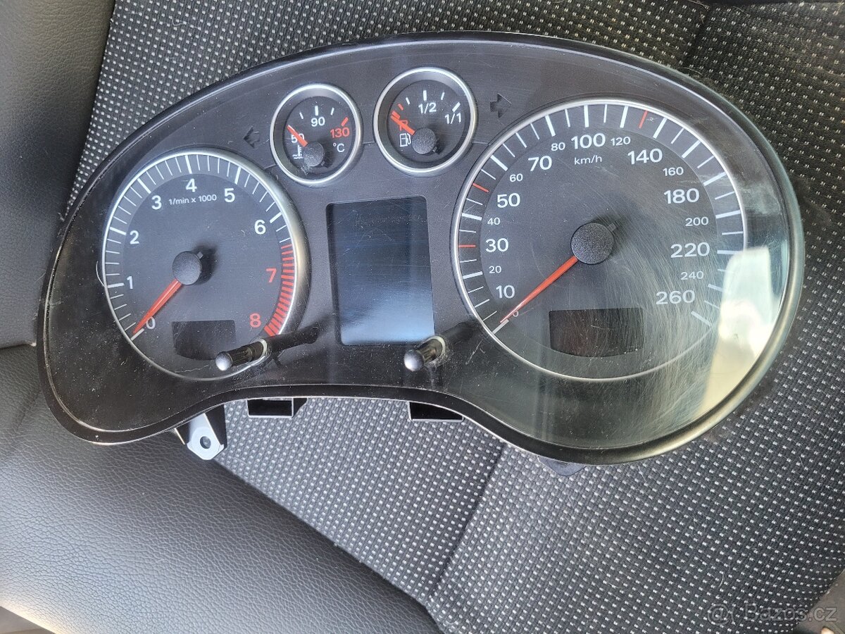 Prodám budíky na audi a3 3,2 184kw benzín 8000rpm