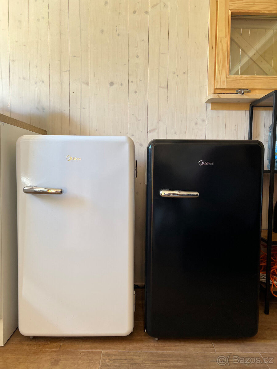 2x retro lednice Midea (bílá, černá)