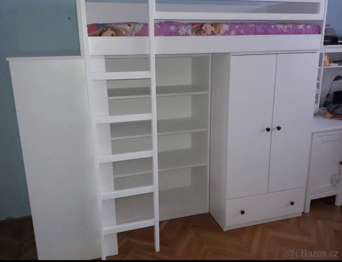Patrová postel s velkým úložným prostorem