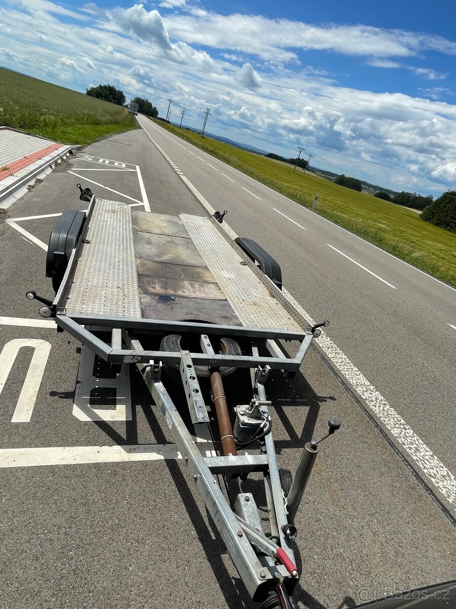 Autopřepravník, podval , plato