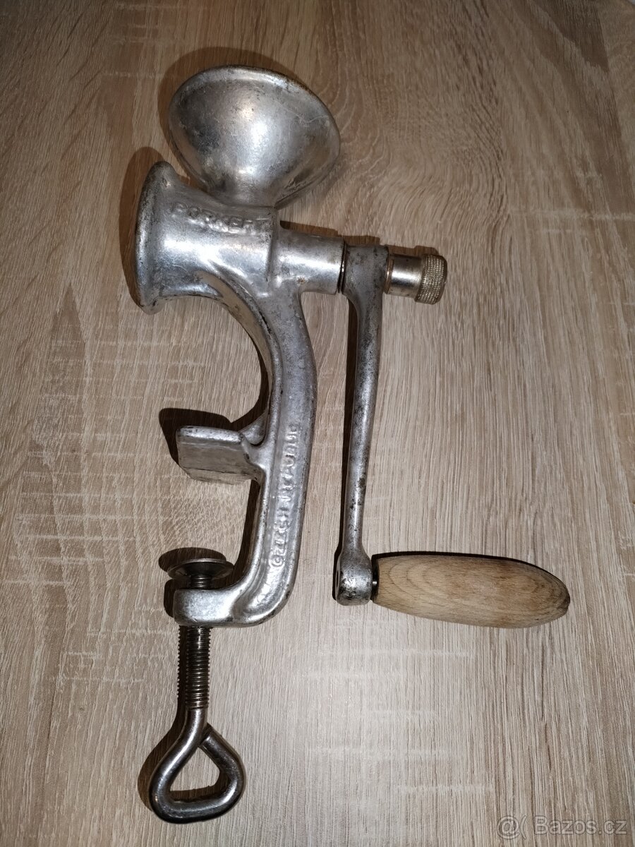 Mlýnek na mák a pepř Porkert.