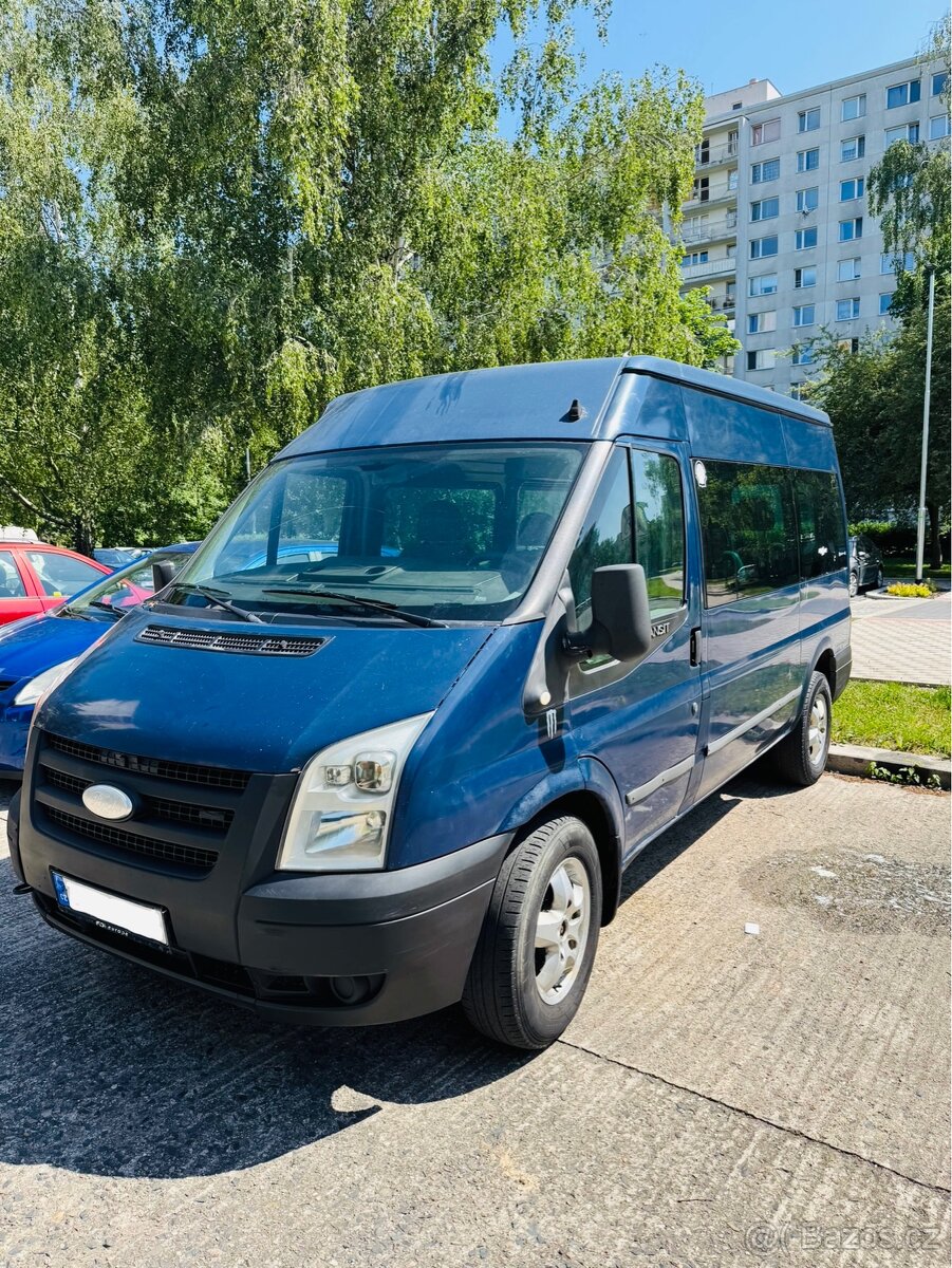 Ford transit 9 míst, 2,2 tdi-85kw.r.v.2010