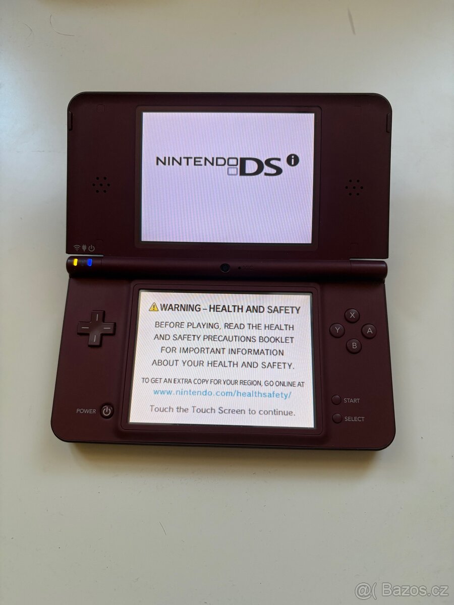 Nintendo DSi XL - SD karta