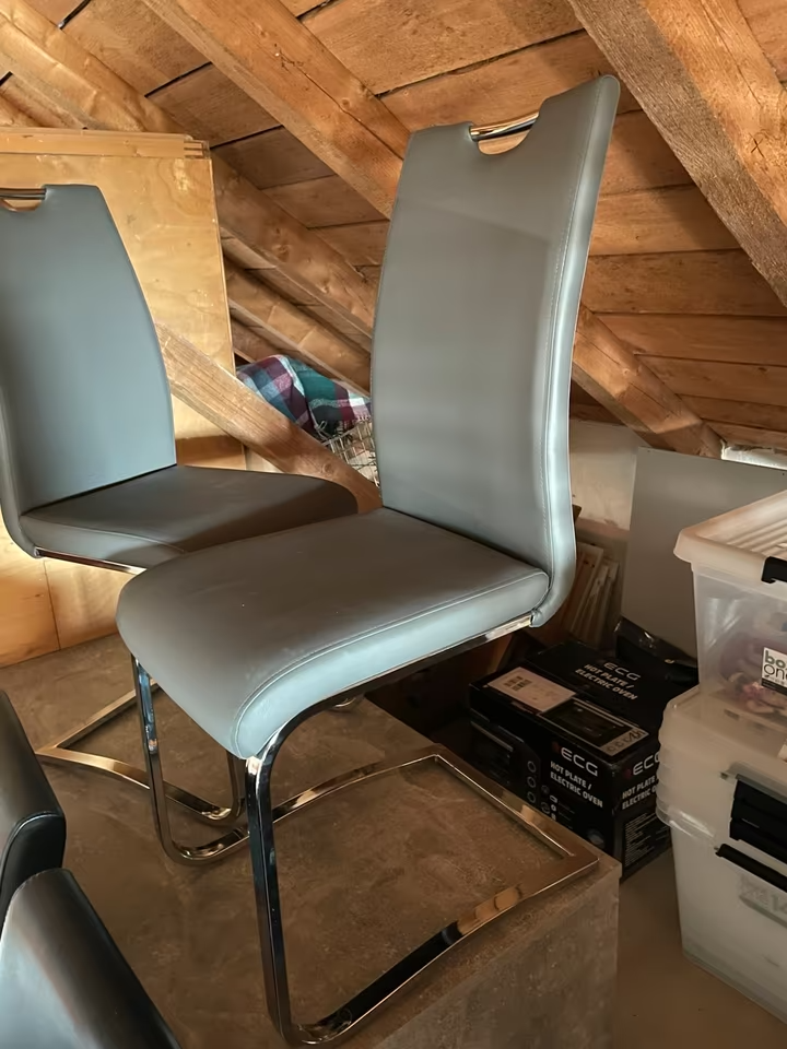Prodáme úplně nové šedé židle 2 kusy - kus 699,-