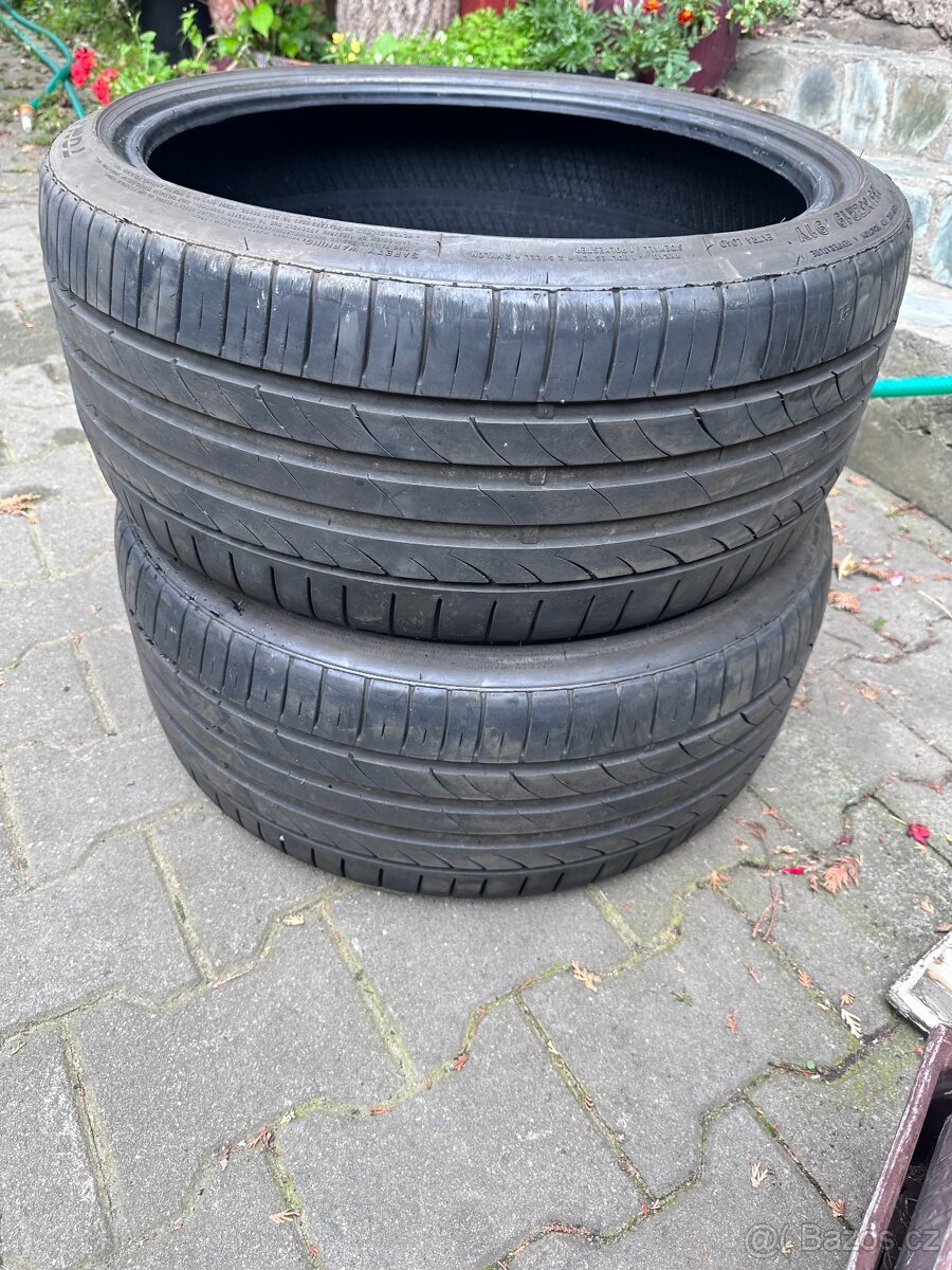 2ks letních pneu 235/35 R19 - Tomason
