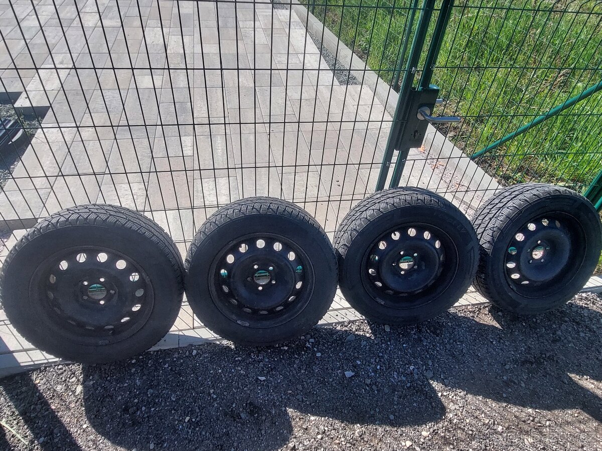 Zimní pneumatiky 215 60 r16c