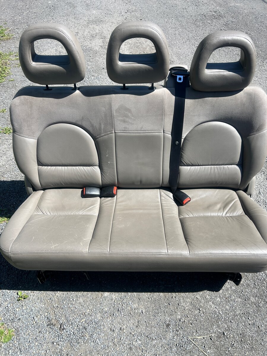 Chrysler Voyager RG zadní lavice