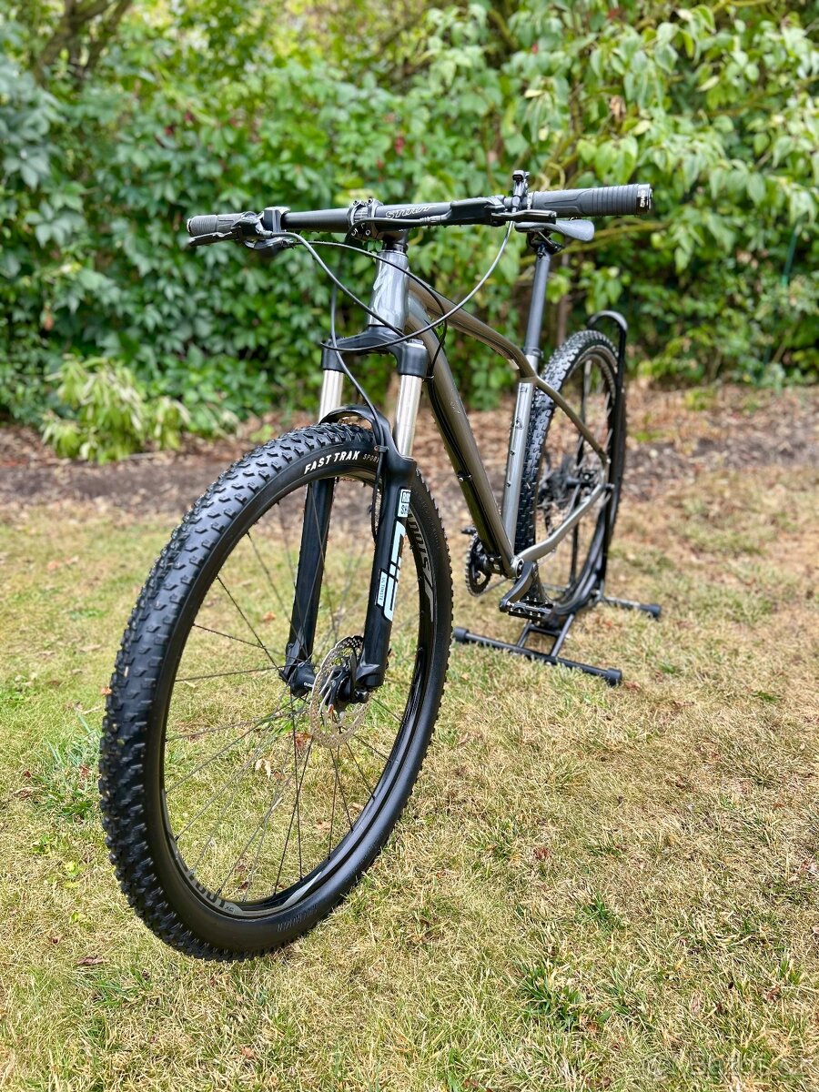 Specialized Rockhopper 29" M – šedo/černý, po servisu 🚴♂️