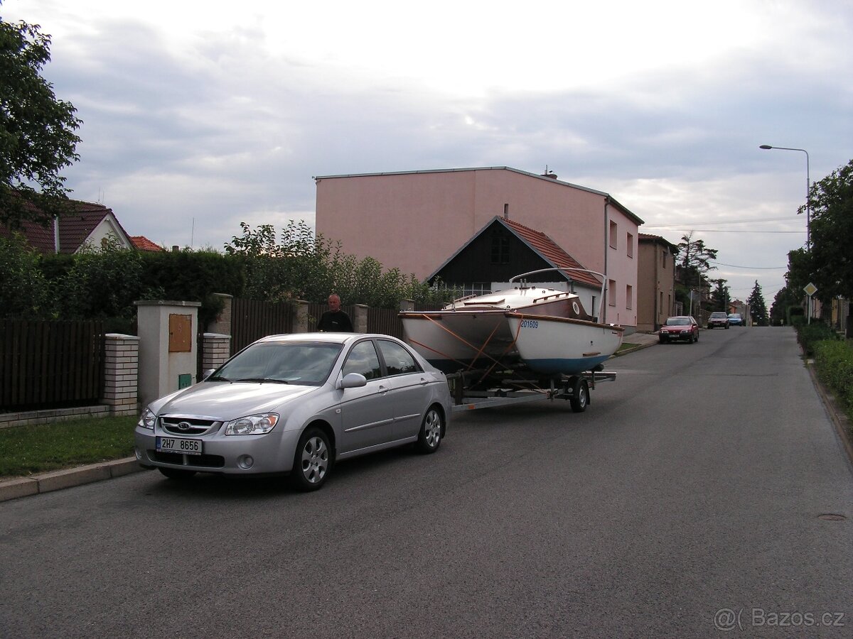 Kajutový katamaran