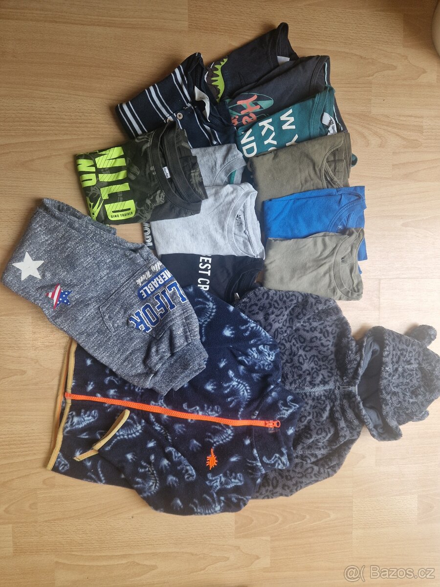 Balík oblečení 98