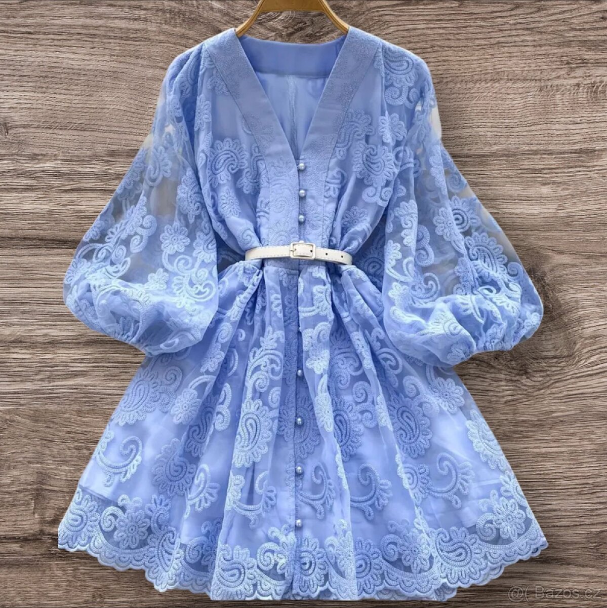 Krásné nové šaty