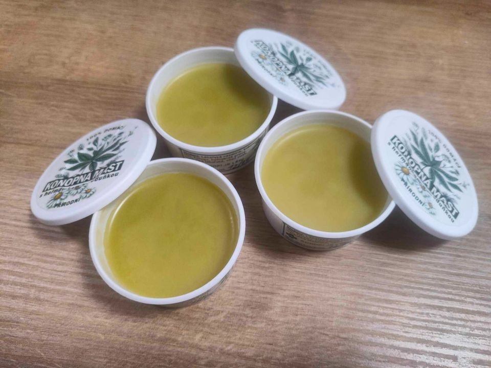 Konopná mast s heřmánkem 100ml