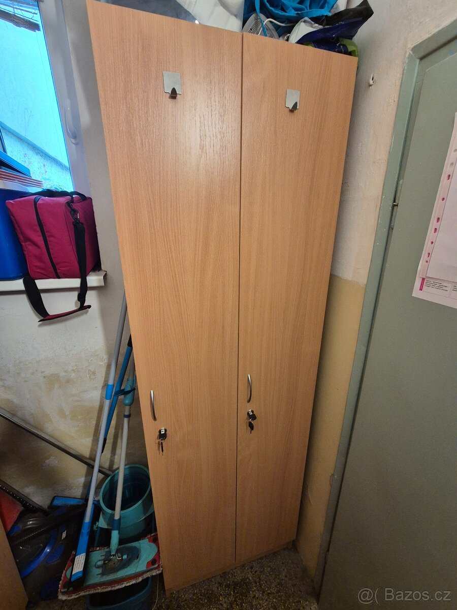Šatní skříňky kvalitní zánovní