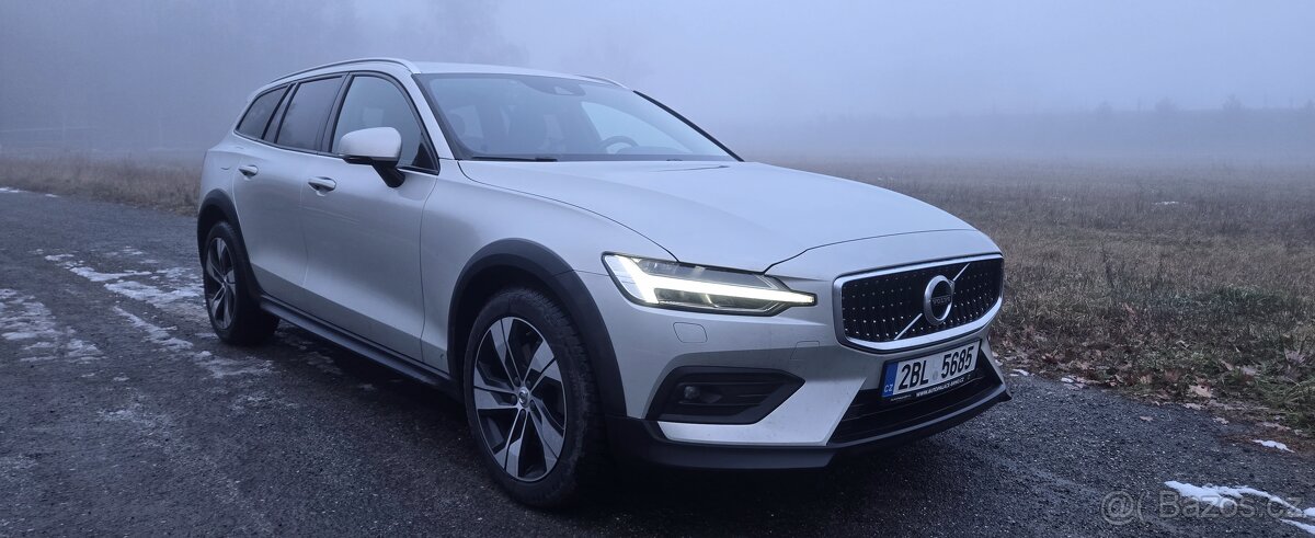 Volvo V60 Cross Country, B4, AWD