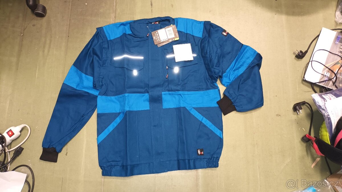 nové pracovní oblečení kalhotý vesty boty