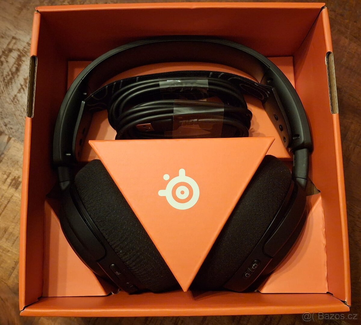 Prodám herní sluchátka SteelSeries Arctis Nova 5