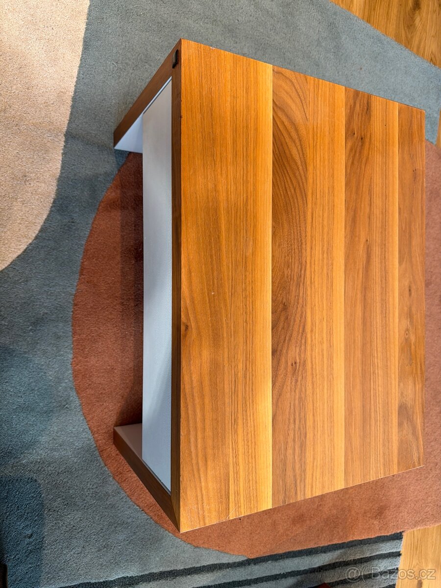 Noční stolky Hulsta