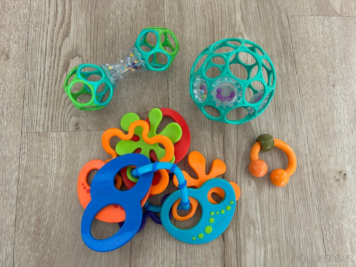 Hračky pro miminko OBALL 3 ks + chrastítko